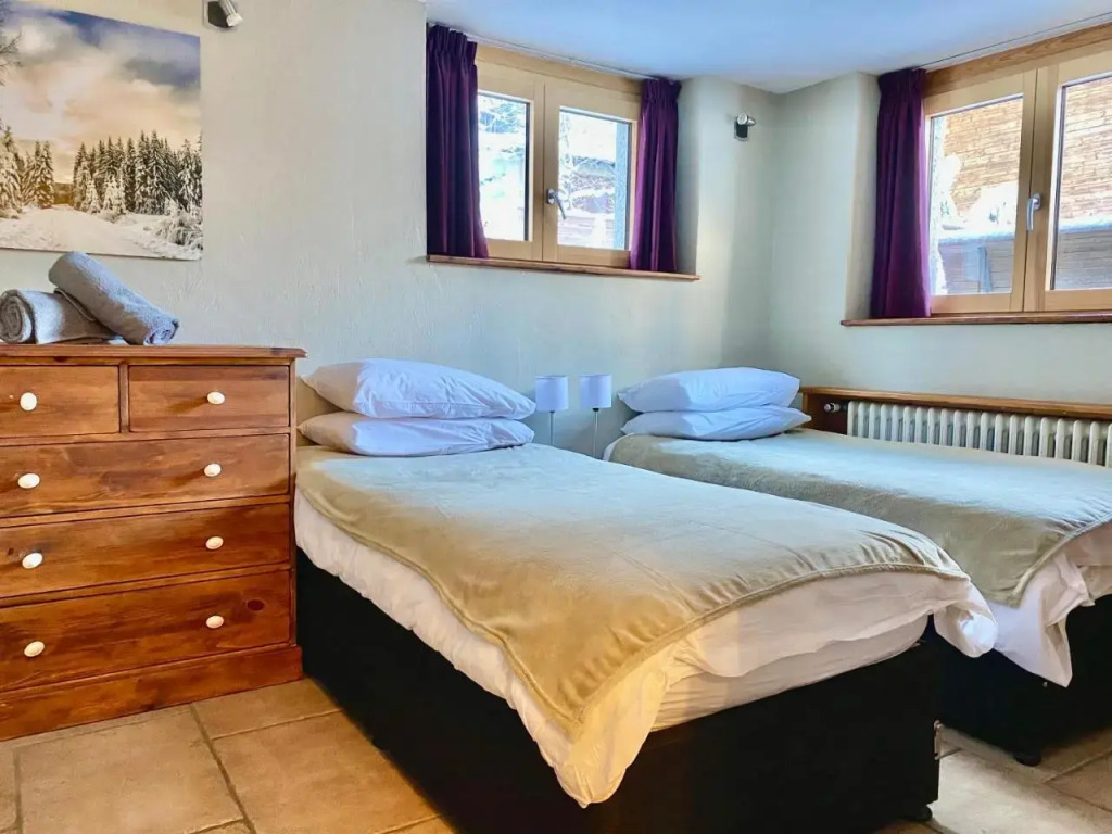 4 Bedroom, 4 Bathroom, Hot Tub, Chamonix Centre