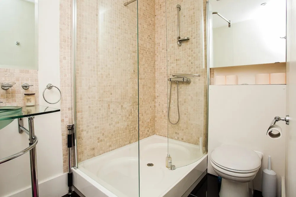 Stylish 3 Bed Apartment Next to Hyde Park