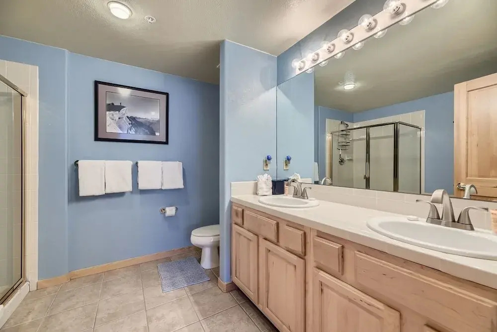 5023 Gateway 2 Bedroom Condo
