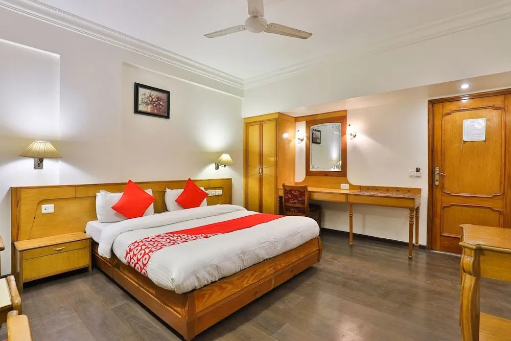 OYO 23288 Hotel Pinnacle
