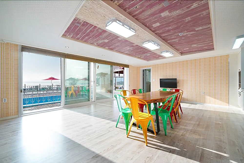 Nonsan Lake and Sunset Pension