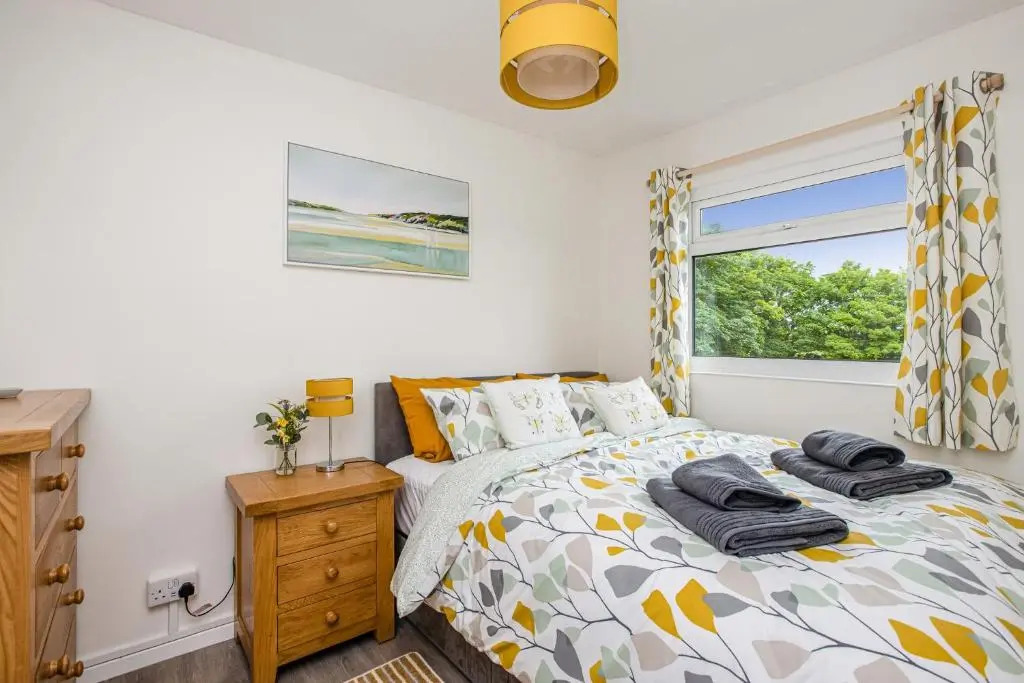 328 Norton Park, Dartmouth
