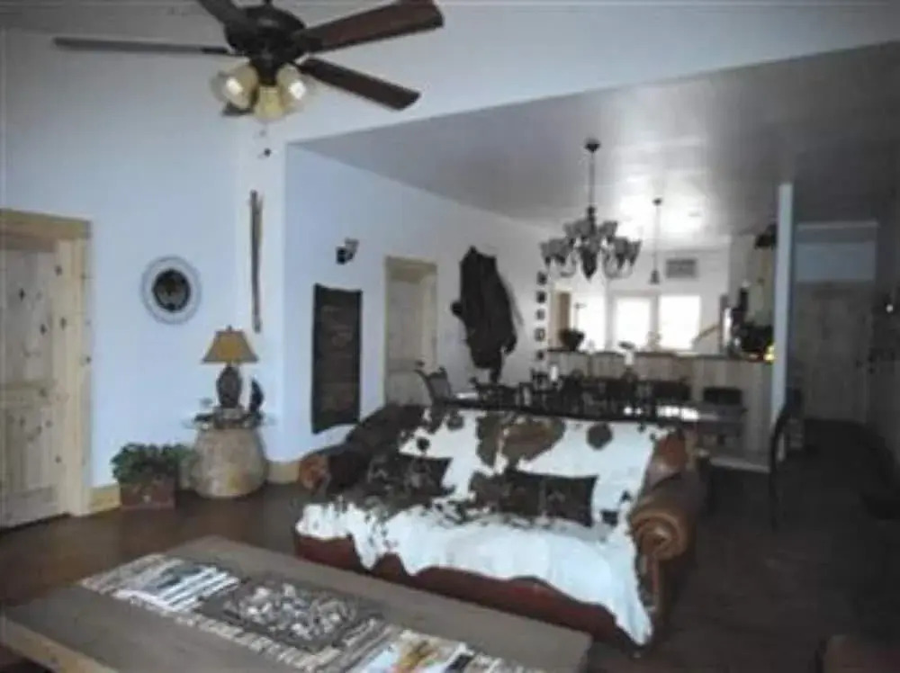 Lazy H Lodge
