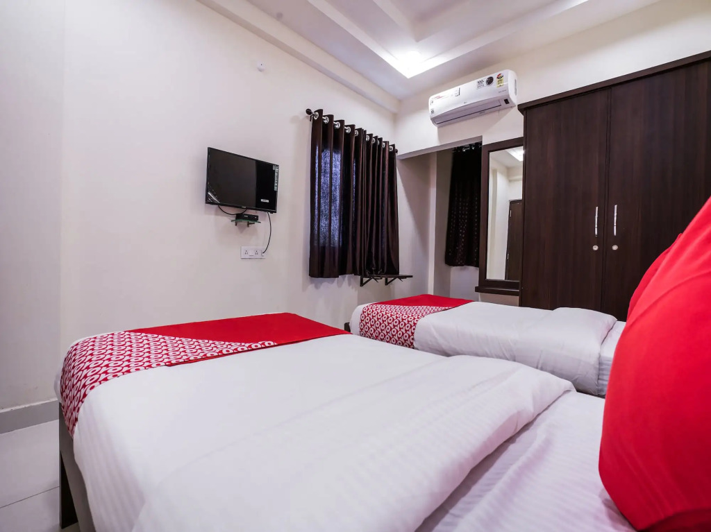 OYO 13163 Jaswitha Homes