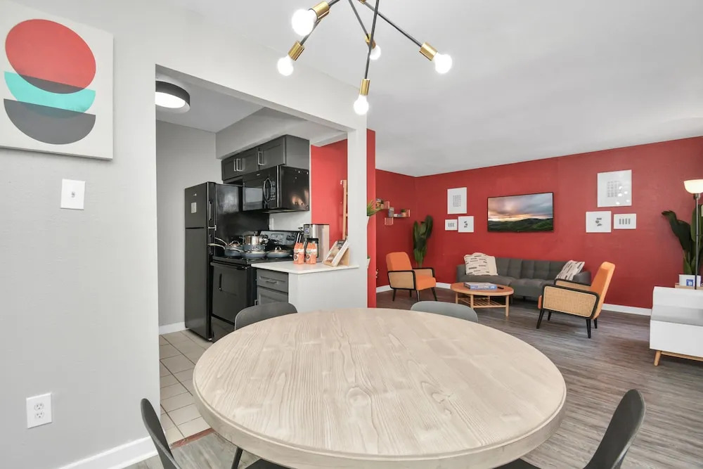 Tx Home Group - Uptown Galleria