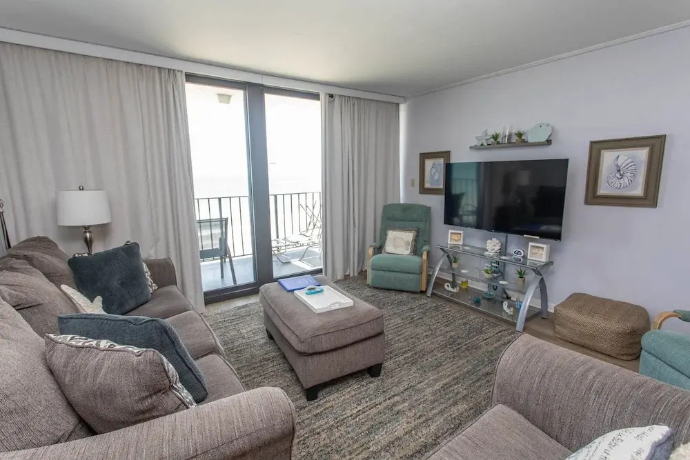 Royal Garden Resort 415 2 Bedroom Condo by RedAwning