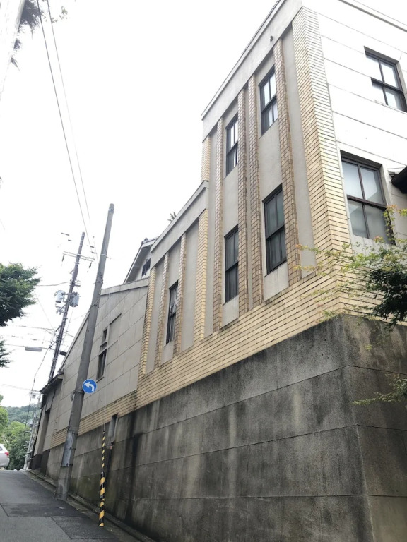 Higashiyama Hotel