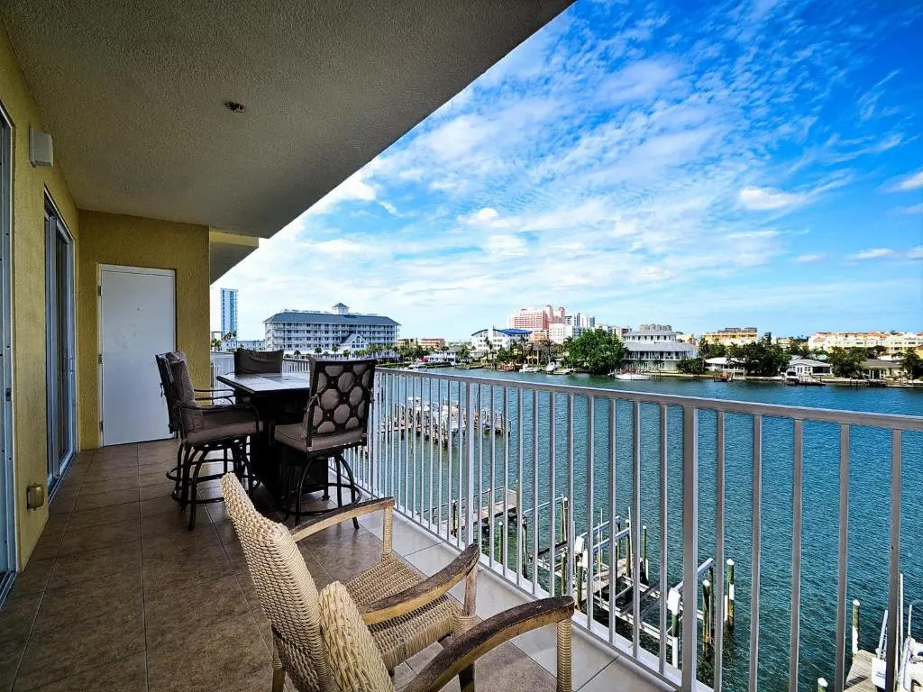 Bay Harbor 403