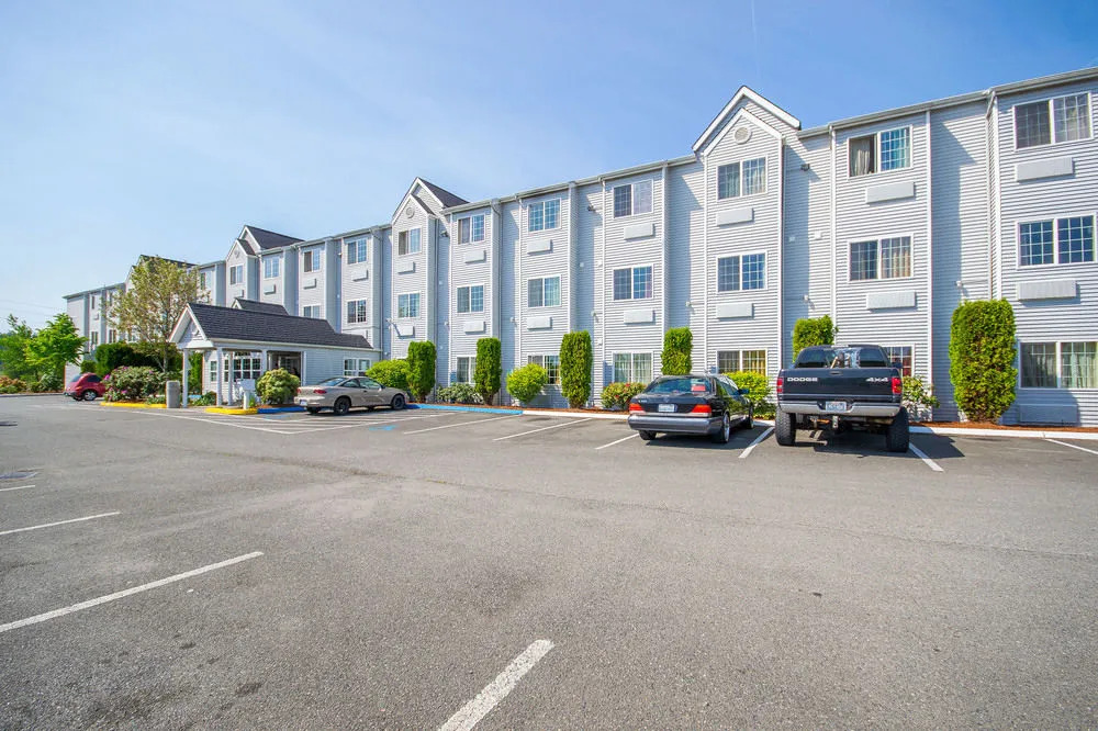 Auburn Travelodge Inn and Suites