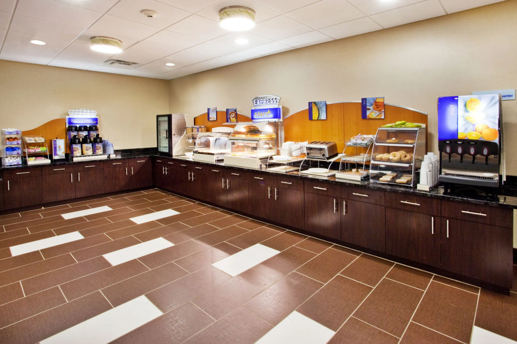 Holiday Inn Express Hotel & Suites Atlanta Airport West - Camp Creek by IHG