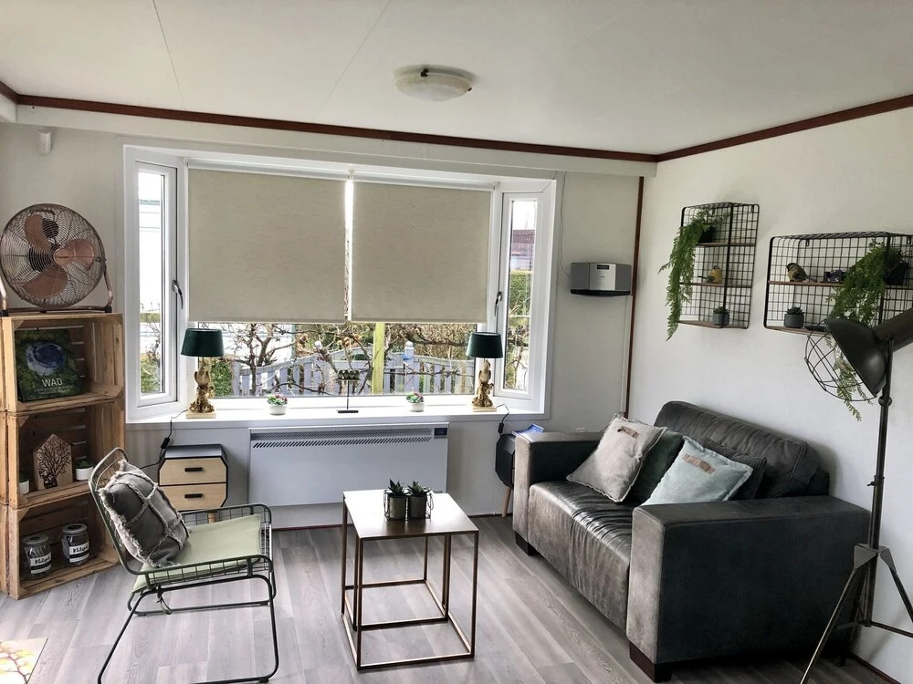 Nicely Furnished Chalet with Oven near Wadden Sea