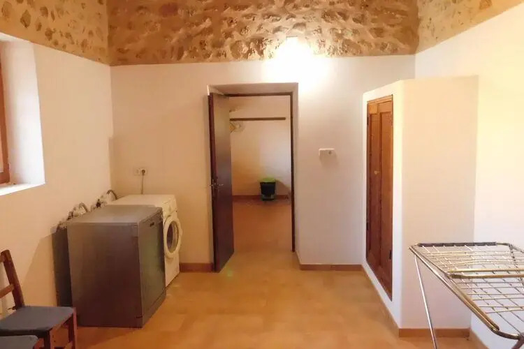Authentic Spanish furnishings, spacious finca 2 km for San Miguel with barbecue