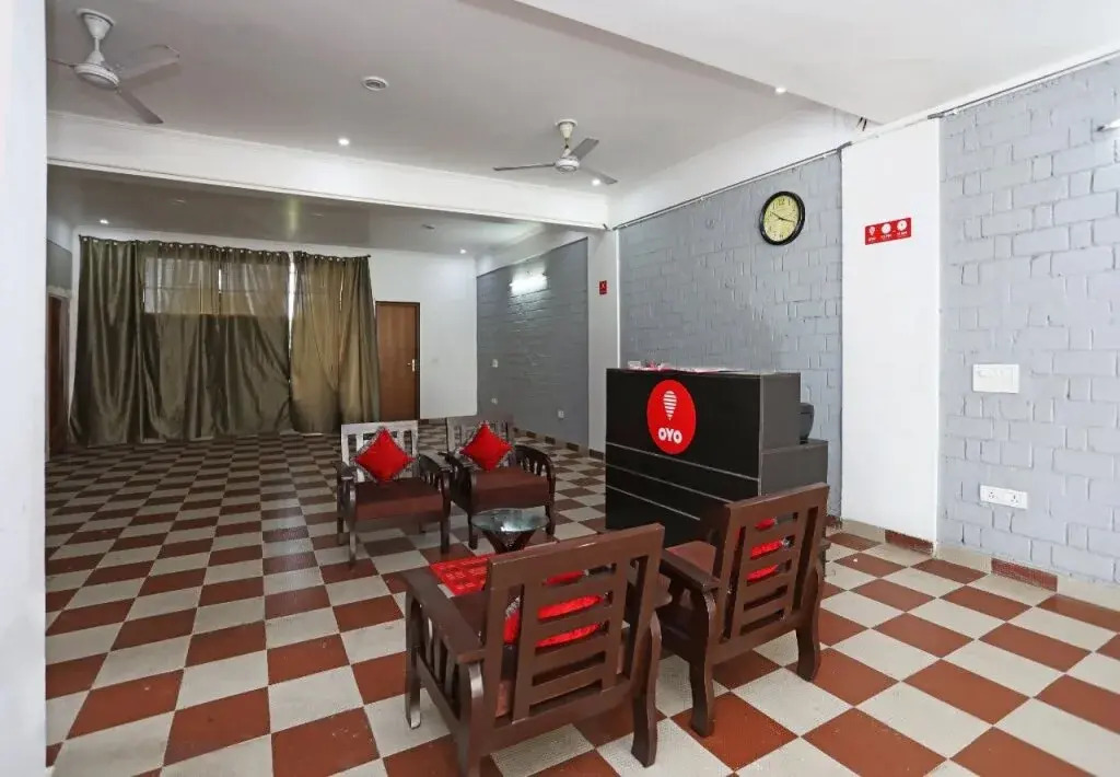 Mascot Pentazz by OYO Rooms