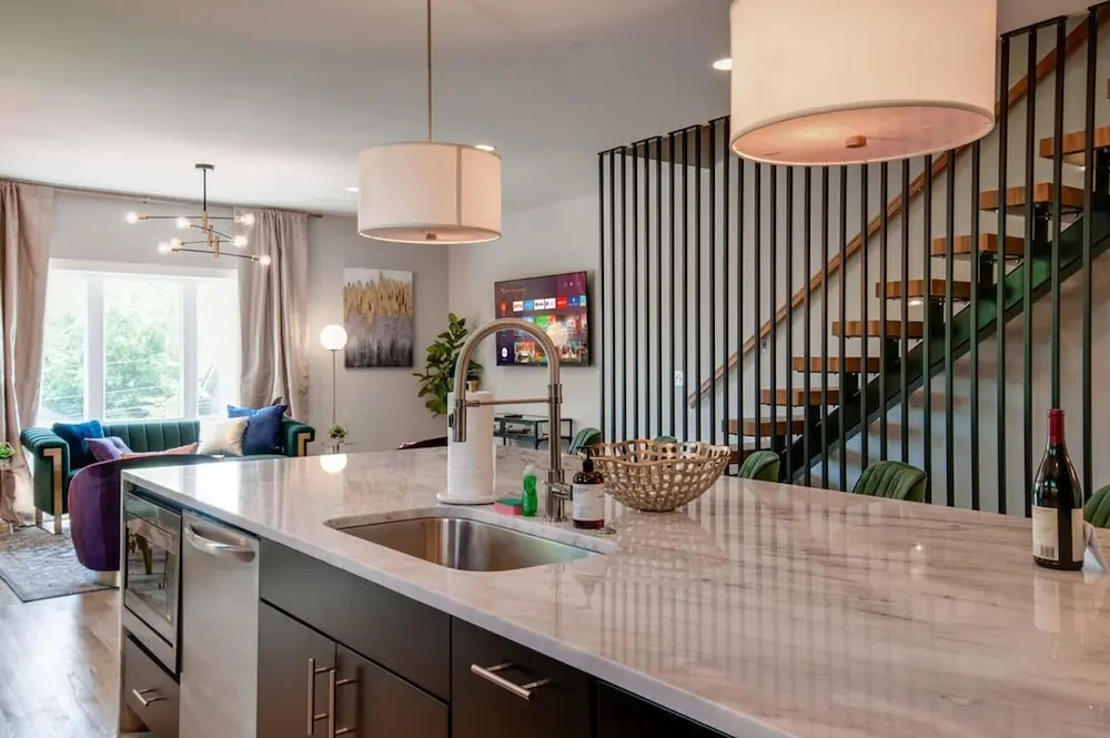 Large Group Lux 3mi Downtown - Rooftop City Views