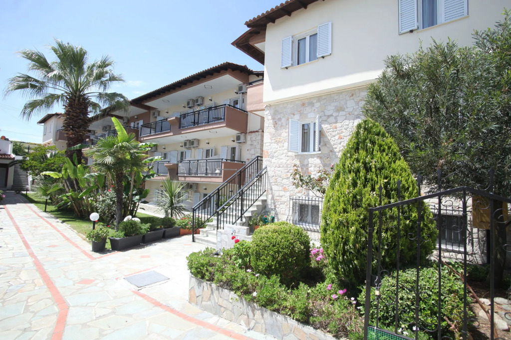 Sarantis Hotel