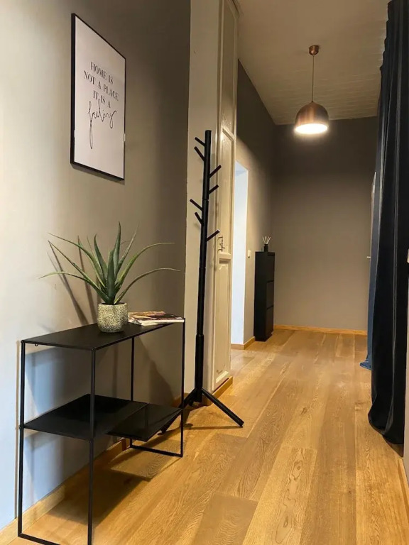 Room-spacious Room in Coliving Apartment