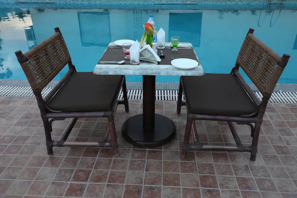 Neel's City Resort