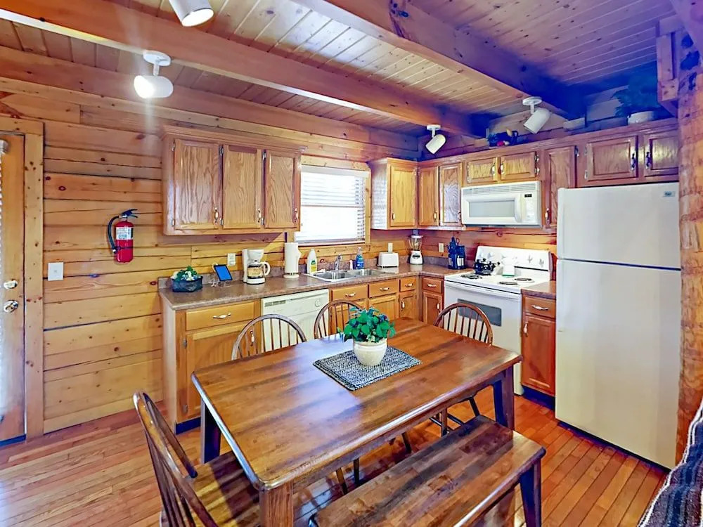 1304 Pine Trail Cabin 2 Bedrooms 2 Bathrooms Cabin