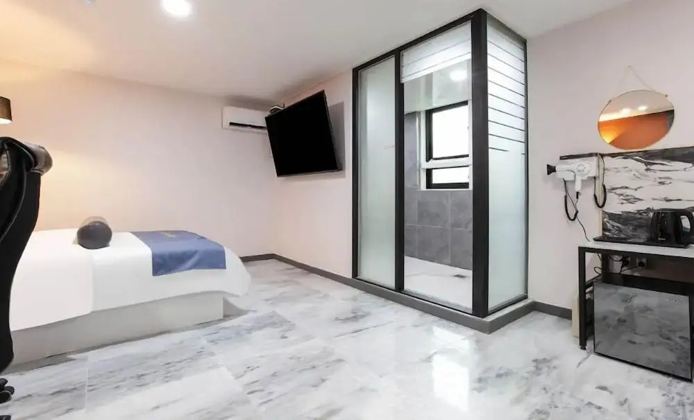 On & Off Hotel Bupyeong