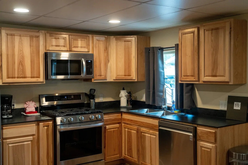 Ouray Riverside Resort - Inn & Cabins
