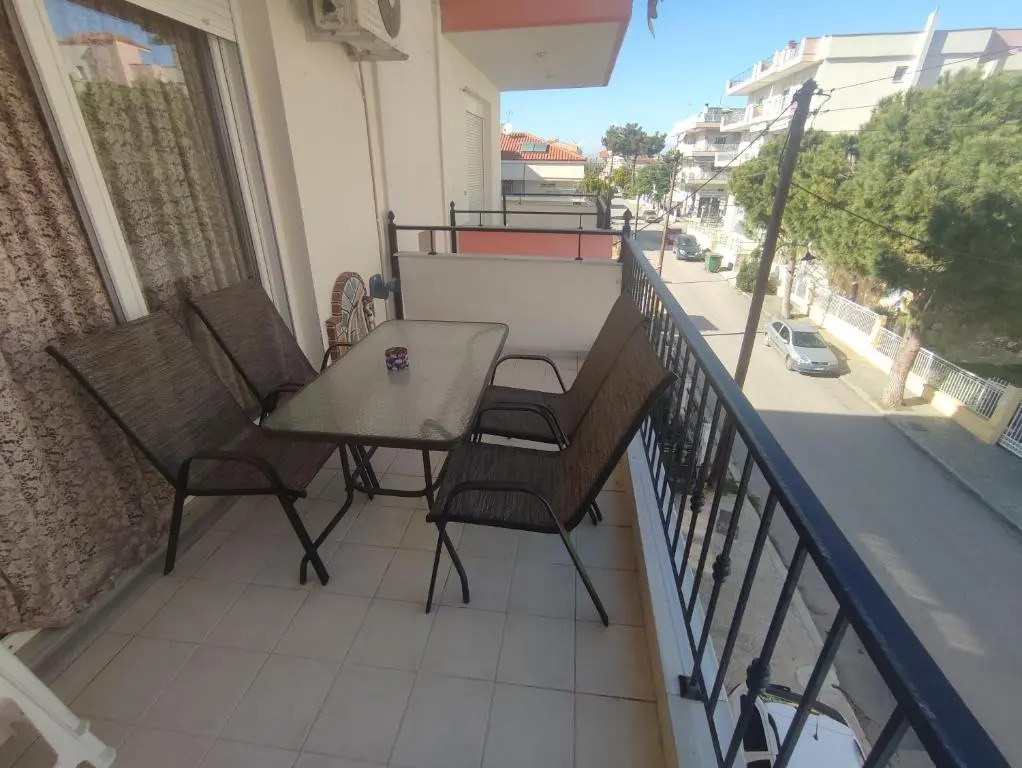 Dreamy 2 bedroom condo with free parking