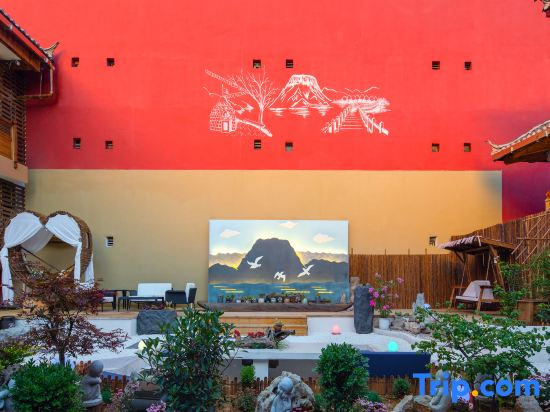 Lugu Lake Scenic Area Shuitian Yishe Loft Lakeview Vacation Apartment