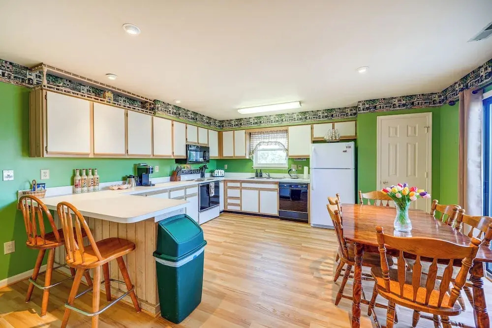 Kitty Hawk Vacation Rental 1 Mi to Beaches!