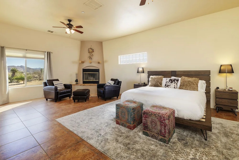 Horizon House Hot Tub, Fire Pit & Bbq Adobe In Jt 4 Bedroom Home by RedAwning