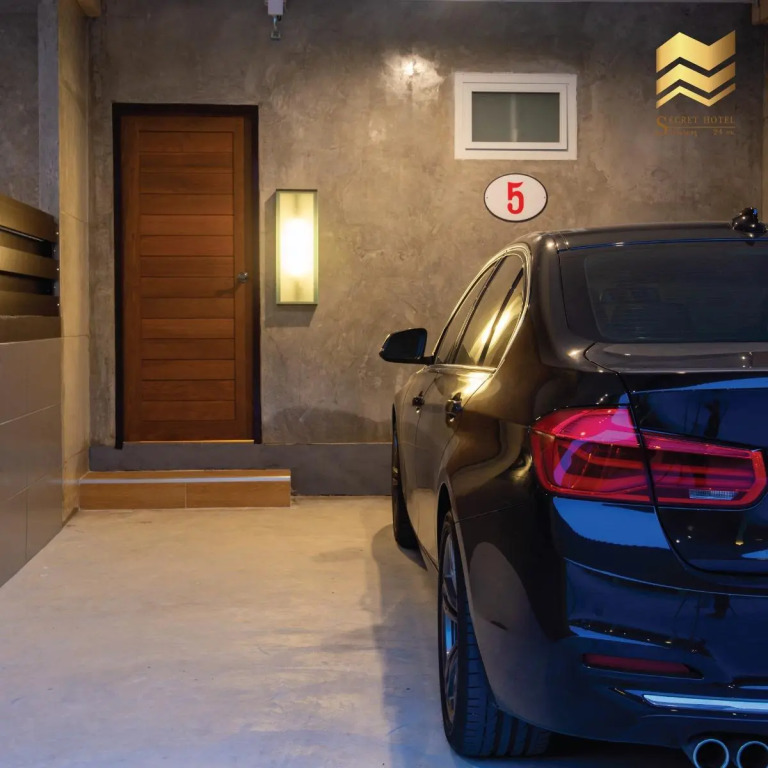 Secret Hotel