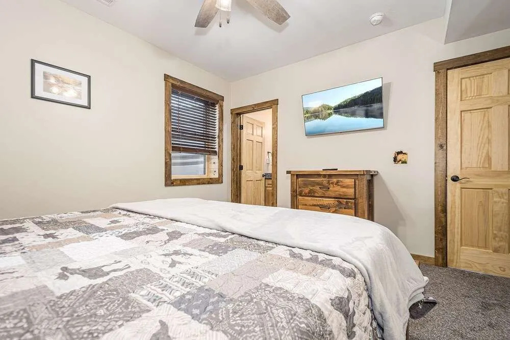 Honey Bear Hideaway