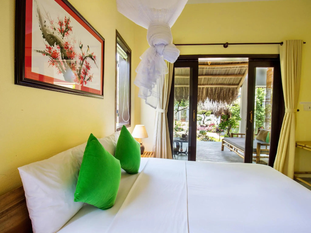 Red Flower Cottages Homestay