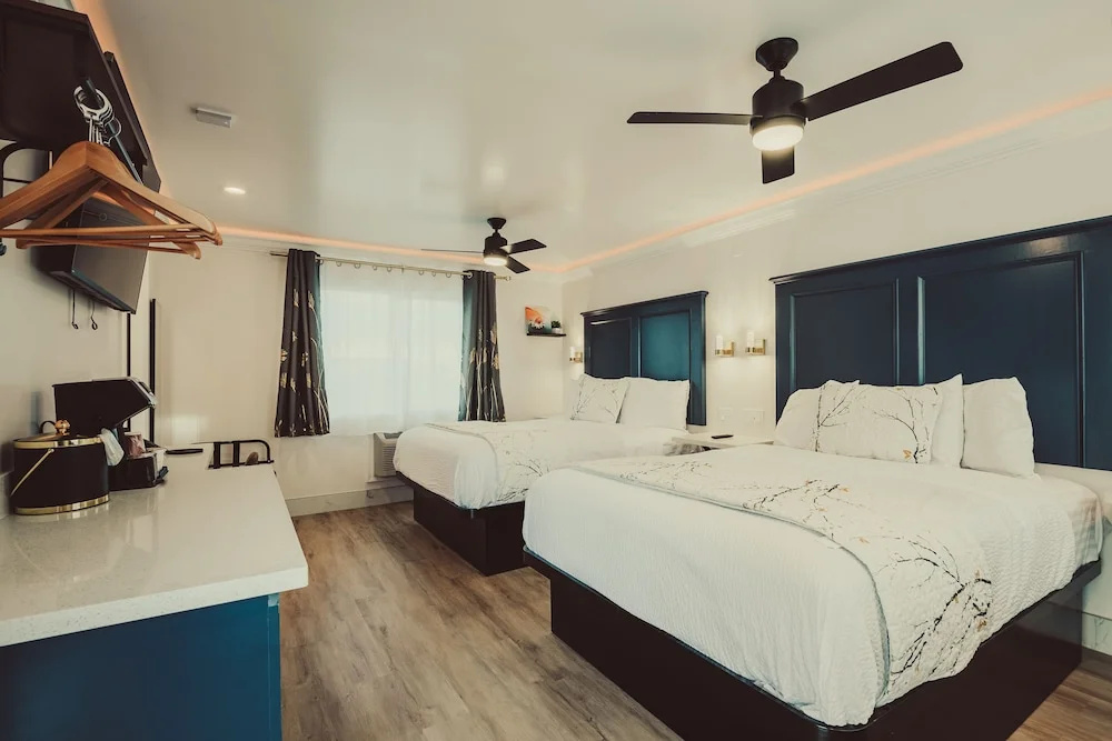 Blufftop Inn & Suites - Wharf/Restaurant District
