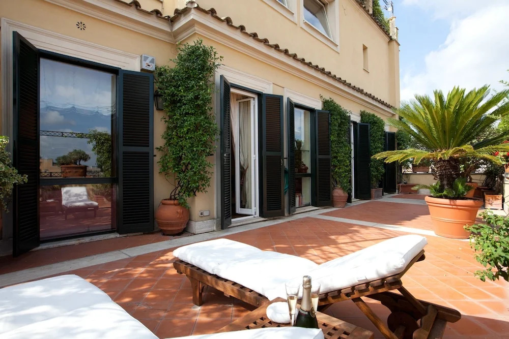 Bernini Apartments