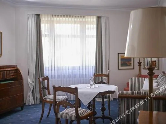 RomanticHOTEL Goldener Karpfen - das kleine, feine Grandhotel direkt in der Altstadt