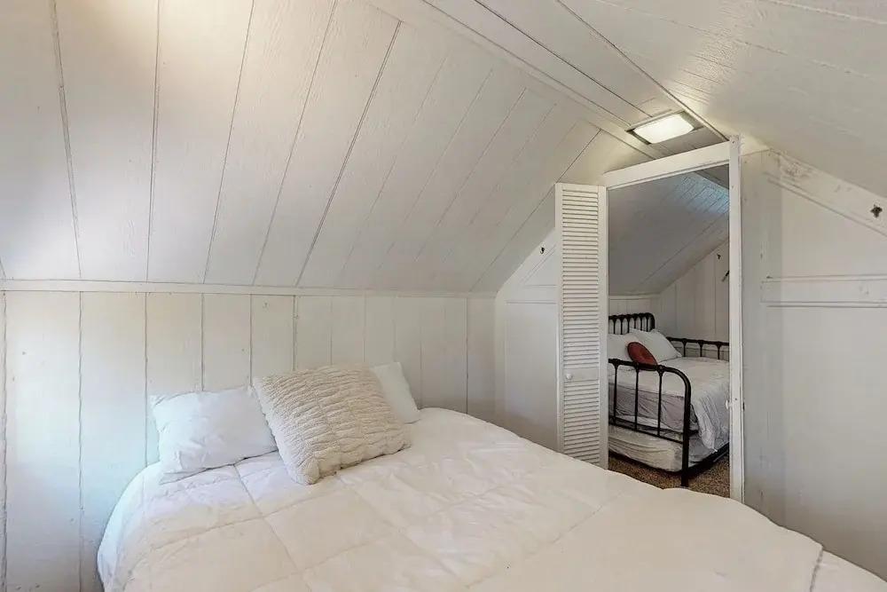 Peaceful & Charming Rustic Cabin
