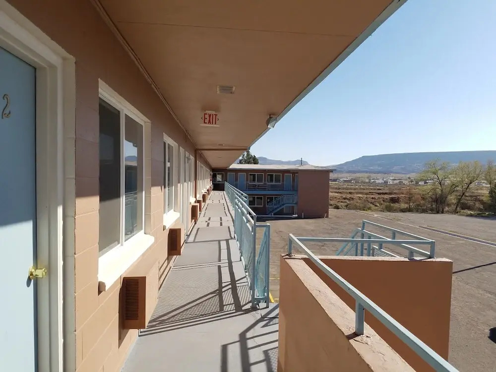 Leisure Lodge Motel