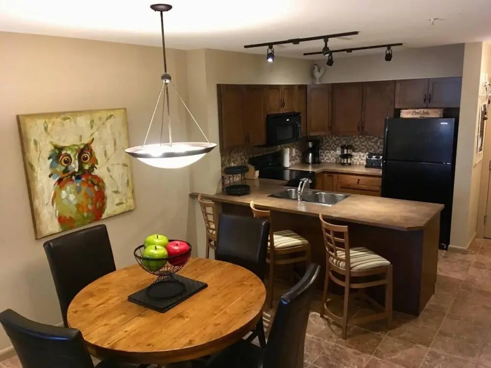 Tranquil Apartment Overlooking Creek #244
