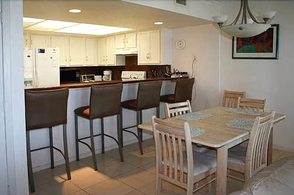 Seville 206 - 3 Br Condo