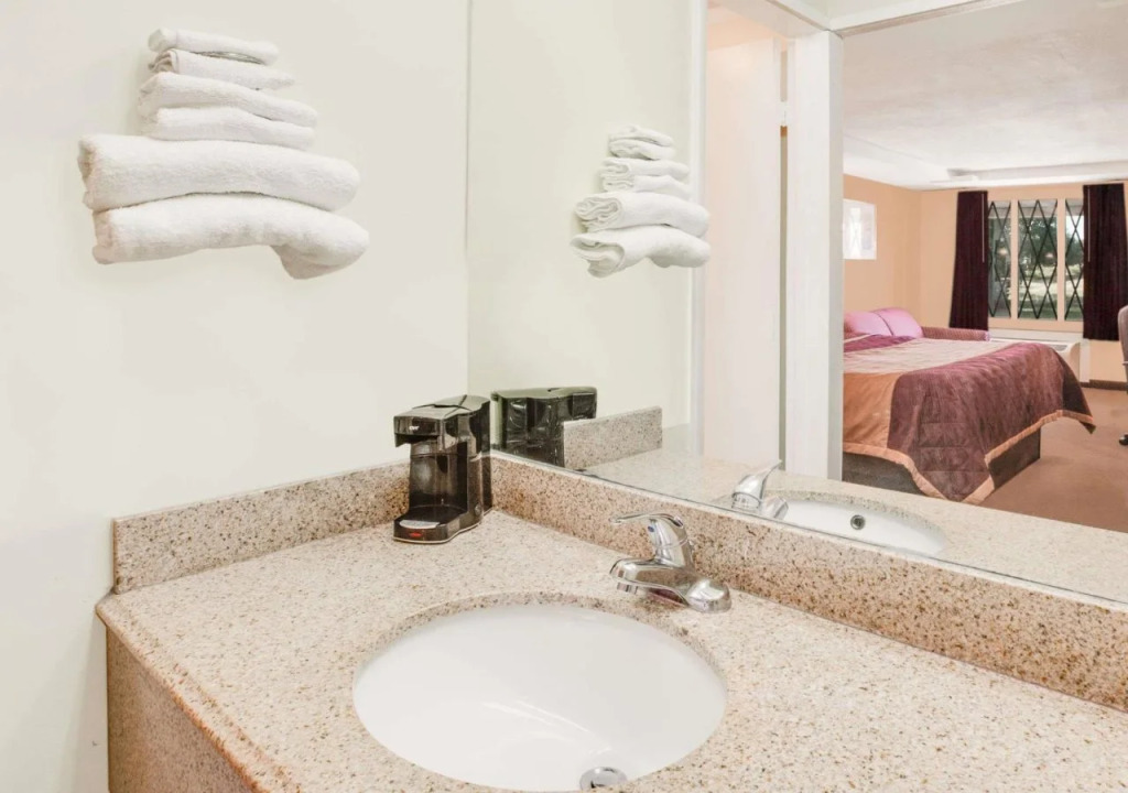 Rodeway Inn & Suites Saginaw I-675