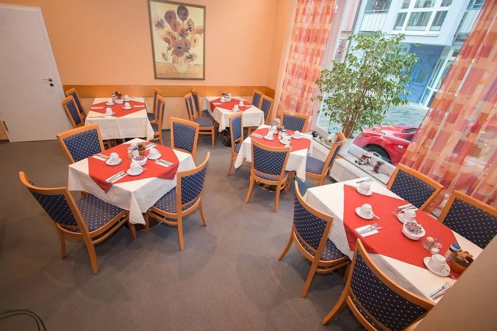 Hotel Garni am Markt - Businesshotel - Frühstücksbuffet - Fahrradabstellplatz - Hunde willkommen