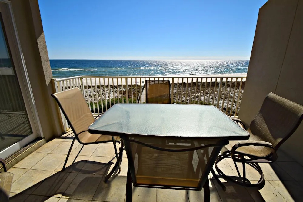 Dolphin Key 2C by RedAwning