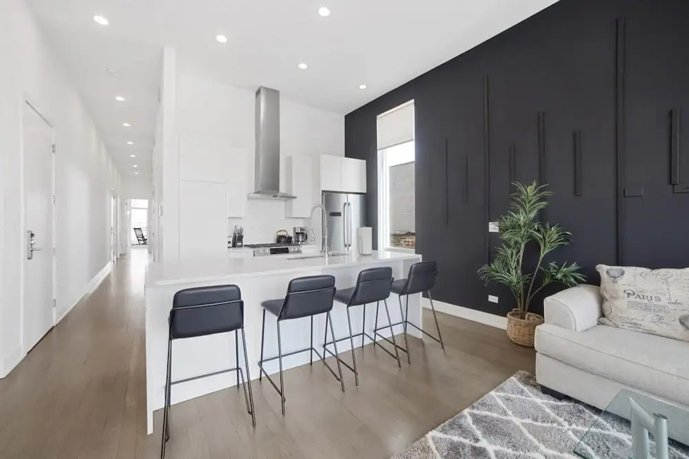 Stunning 4BD Penthouse in Ukrainian Village