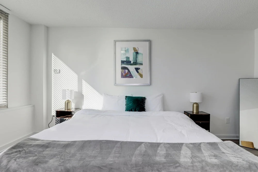 Arlington Modern Comfort Meets City Life