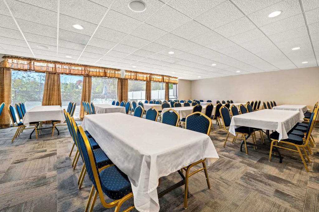 Days Inn by Wyndham Dubuque