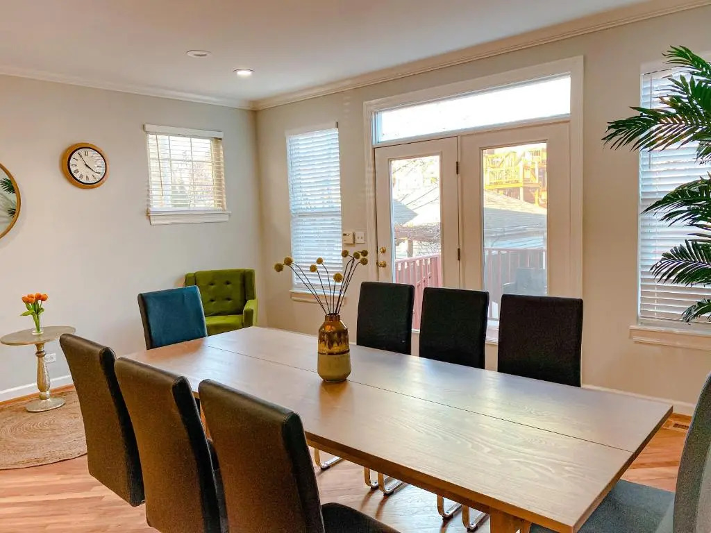 Beautiful 5br home for 14 guests with free parking