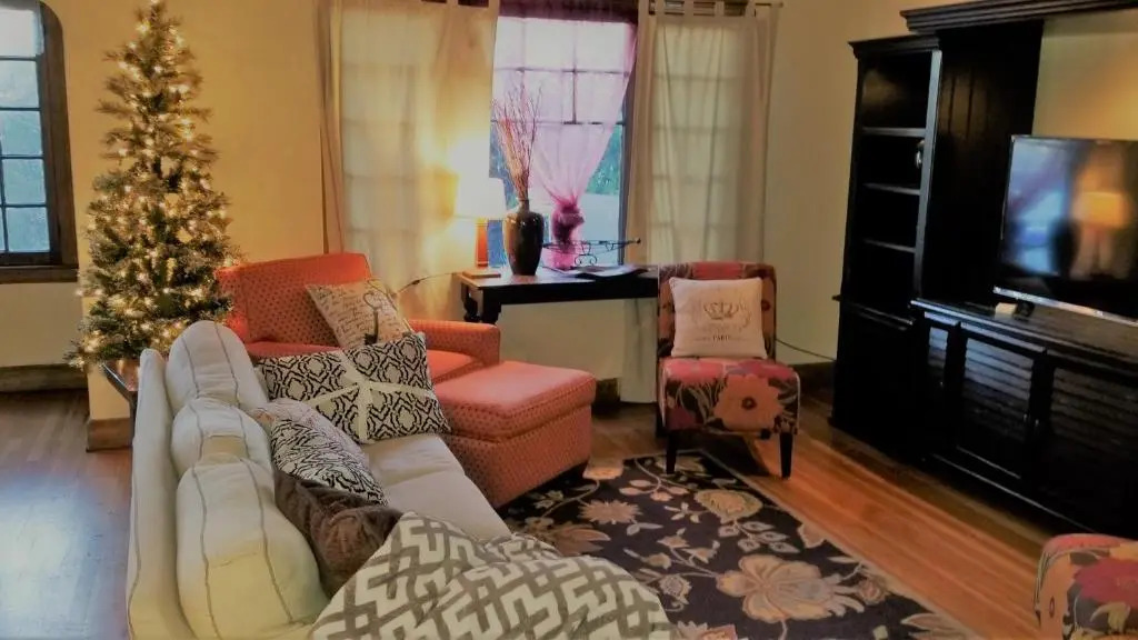 Modern❤️Smart Craftsman HDTV Keurig AC❤of Downtown