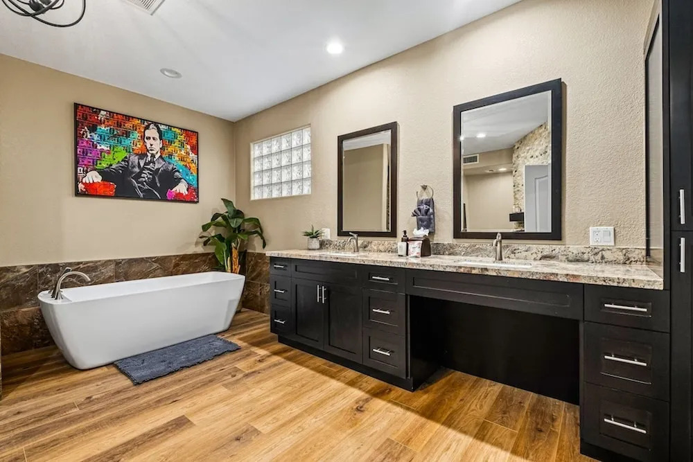 Luxury Lookout Canyon 5 Bdrm Stunner W/htd Pool!