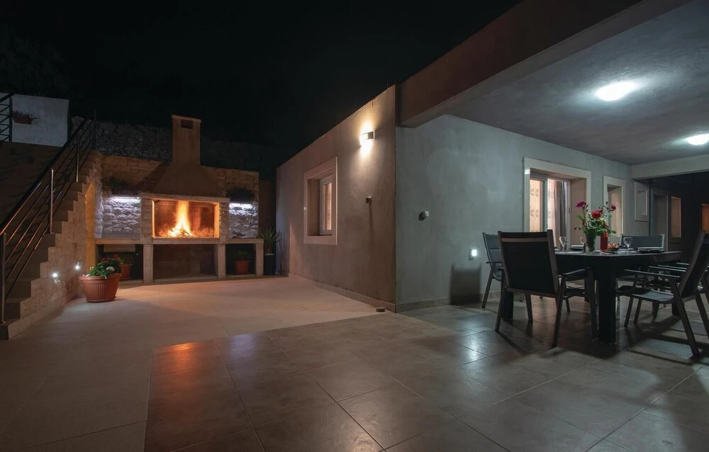 Beautiful Home in Vela Luka With Wifi and 3 Bedrooms