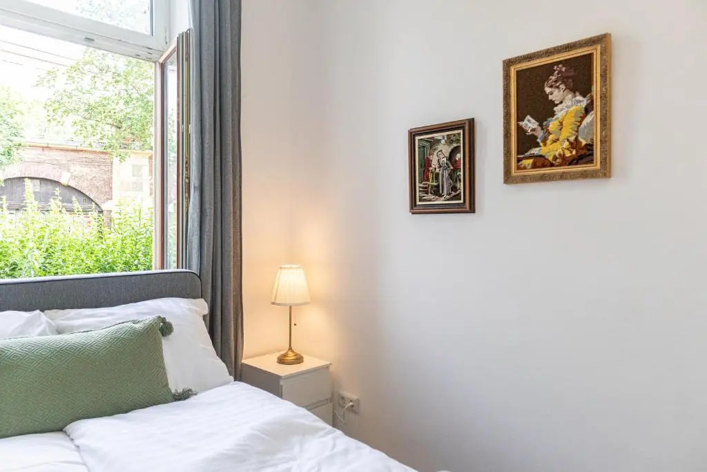 Stunning 2BR Apartment Perfect for 4 people
