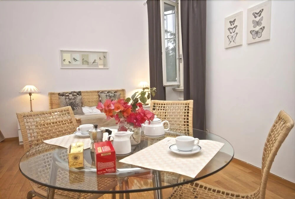 House & The City - Vatican Apartments